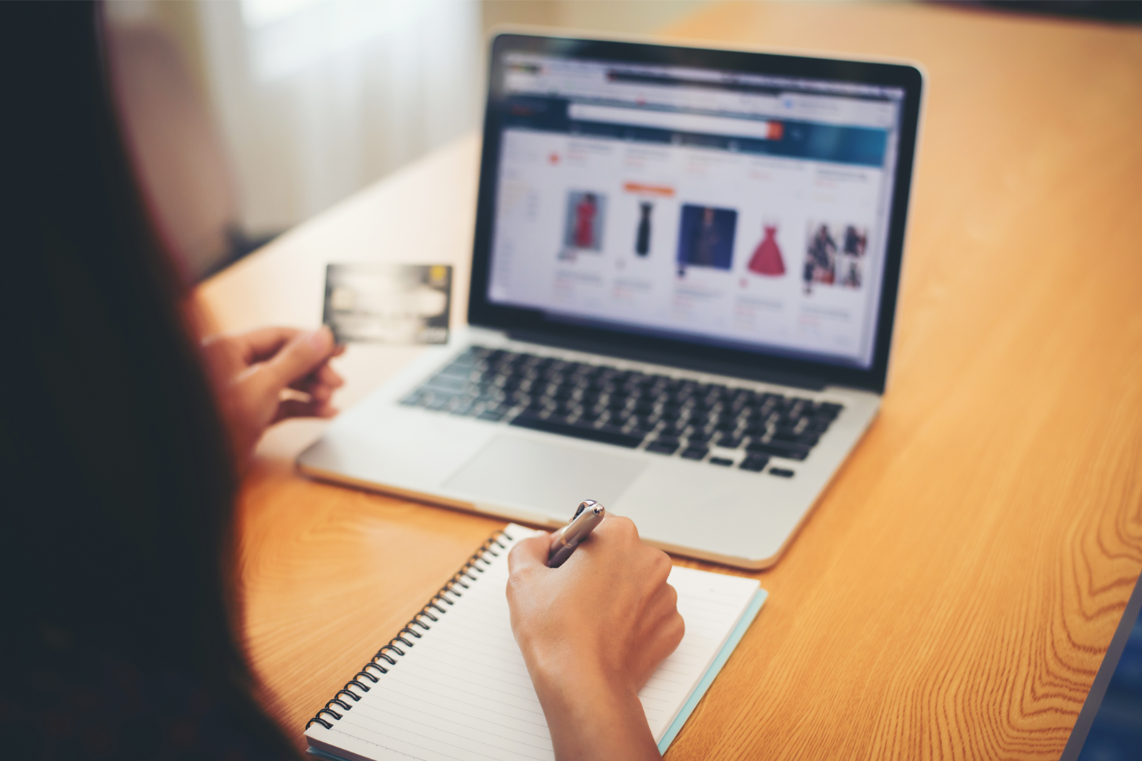 chọn nhẫn cưới online mùa covid19