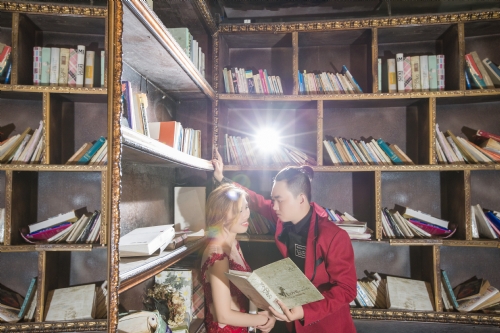 Hình cưới phim trường 